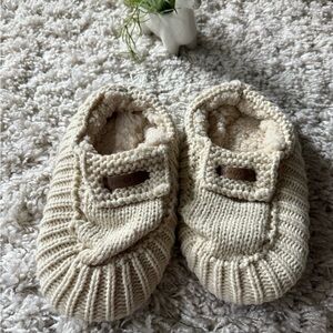 Cozy Cream Knit Slippers